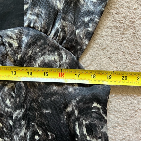 Ann Taylor Silk Blend Blouse Women’s Size L - Picture 4 of 6